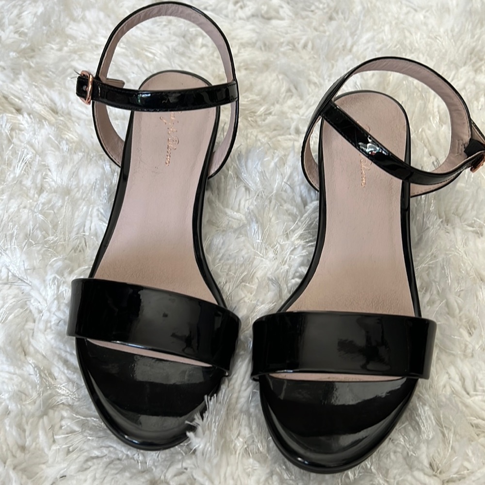 Ruby and bloom black sandals